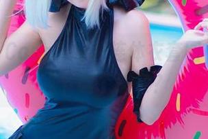 Kitkat Cosplay的连体衣套图，谁来给我下载个头条？